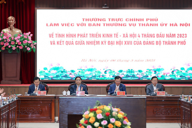 Thường trực Chính phủ làm việc với Ban Thường vụ Thành ủy Hà Nội - Ảnh 1.