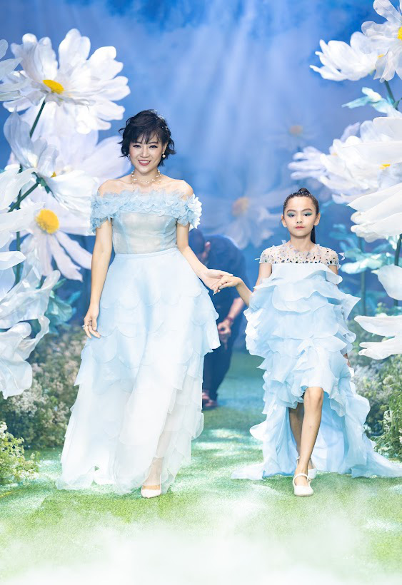 Thu Quỳnh, Thanh Hương hội tụ tại Vietnam Kids Fashion Week 2023 - Ảnh 2.