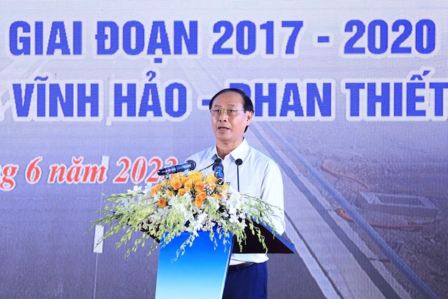 Thủ tướng: Mục ti&ecirc;u th&ocirc;ng to&agrave;n tuyến cao tốc Bắc - Nam v&agrave;o năm 2025 l&agrave; khả thi - Ảnh 2.
