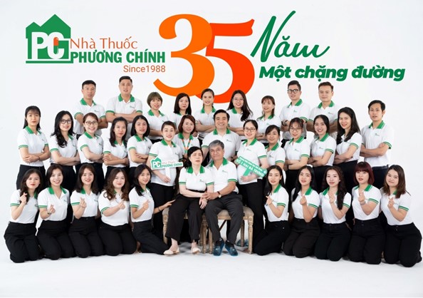 Hệ thống Nhà thuốc Phương Chính được vinh danh trong Top 100 Sản phẩm dịch vụ tốt nhất cho gia đình, trẻ em năm 2023 - Ảnh 1. Hệ thống Nhà thuốc Phương Chính được vinh danh trong Top 100 Sản phẩm dịch vụ tốt nhất cho gia đình, trẻ em năm 2023 - Ảnh 1.