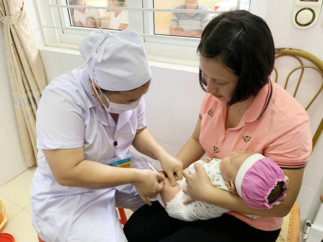 Bố trí ngân sách nhà nước mua vaccine tiêm chủng mở rộng - Ảnh 1.