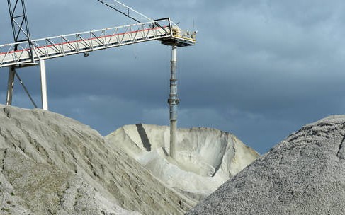 Gia tăng căng thẳng địa chính trị, EU tích trữ khoáng sản quan trọng- Ảnh 2.