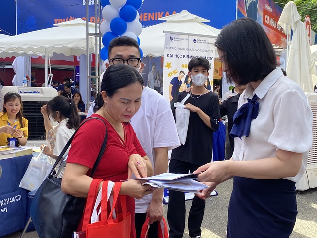 Đăng ký xét tuyển 2023: Không nên ‘bỏ trứng vào 1 giỏ’, cần có chiến thuật chọn trúng, chọn đúng - Ảnh 13.