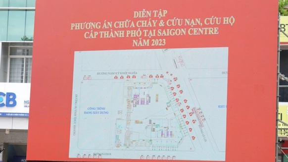 TP Hồ Chí Minh: Gần 10.000 người diễn tập chữa cháy ở tòa nhà siêu cao tầng - Ảnh 1.