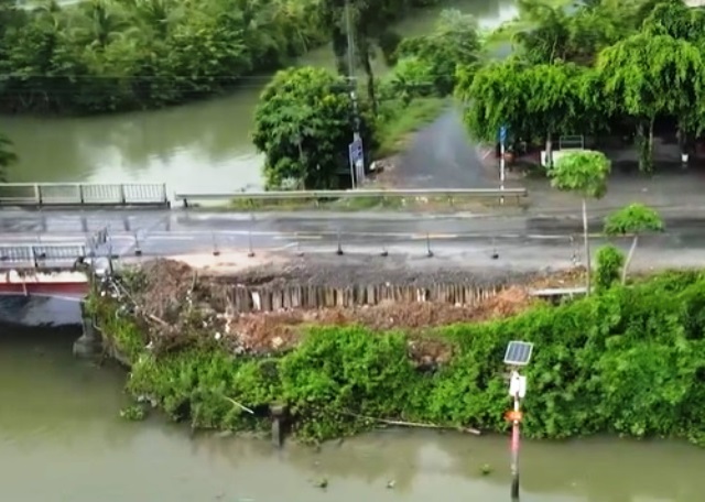 Long An: Sạt lở nghiêm trọng tại Cầu Bún Bà Của - Ảnh 1.