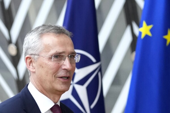 NATO gia hạn nhiệm kỳ của Tổng Thư ký Stoltenberg thêm một năm - Ảnh 1.