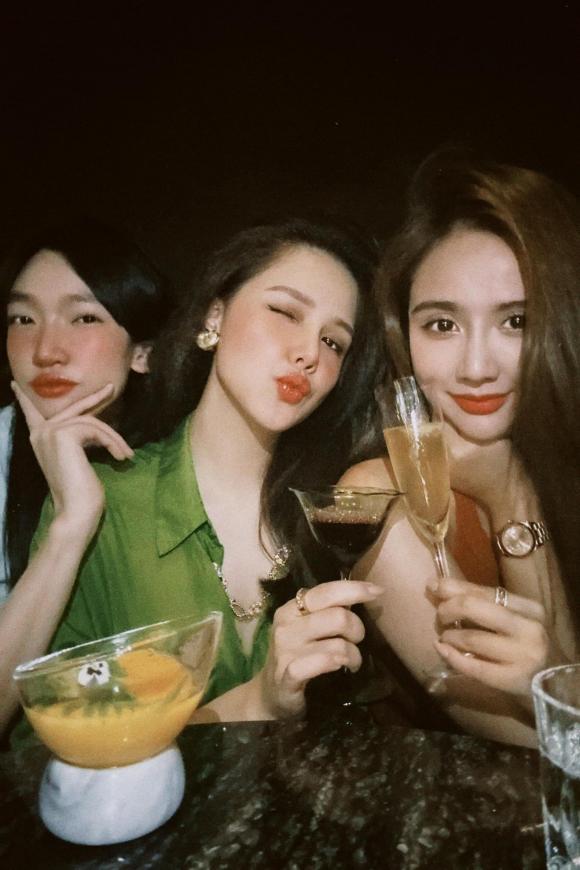 Hồng Nhung hội ngộ Đoan Trang tại Pháp, Gái nhảy Minh Thư trẻ trung bên con gái - Ảnh 7. Hồng Nhung hội ngộ Đoan Trang tại Pháp, Gái nhảy Minh Thư trẻ trung bên con gái - Ảnh 7.