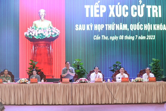 Thủ tướng Phạm Minh Chính và Đoàn đại biểu Quốc hội thành phố Cần Thơ tiếp xúc cử tri - Ảnh 1.