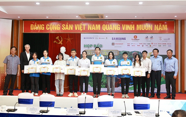 Khởi động giải Golf từ thiện thường niên Vì trẻ em Việt Nam năm 2023 - Ảnh 2.