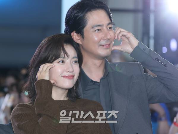 Loạt ảnh quá khứ của Jo In Sung - Han Hyo Joo bị fan khui lại - Ảnh 2.