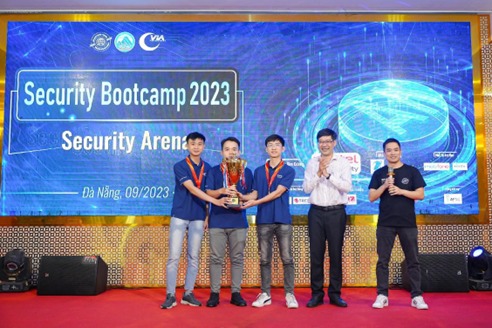 Security Bootcamp 2023: Khi các chuyên gia bảo mật cùng trao đổi với AI - Ảnh 2.