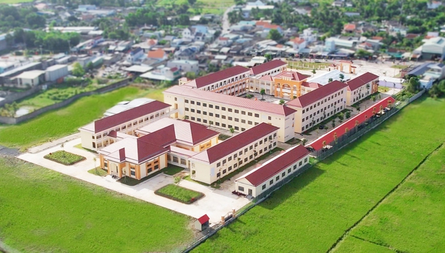 Long An khánh thành trường THPT Nguyễn Trung Trực – Bến Lức - Ảnh 1.