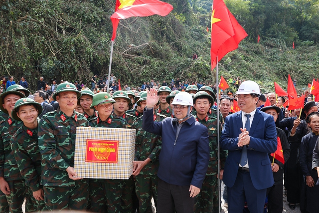 Thủ tướng phát lệnh khởi công tuyến cao tốc 14.000 tỷ đồng nối Cao Bằng – Lạng Sơn - Ảnh 10. Thủ tướng phát lệnh khởi công tuyến cao tốc 14.000 tỷ đồng nối Cao Bằng – Lạng Sơn - Ảnh 10.