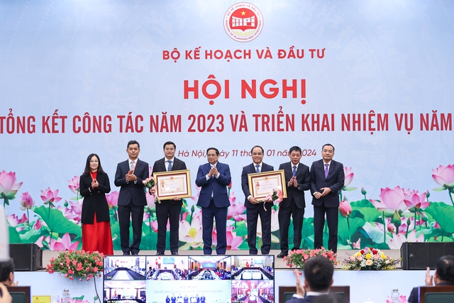 Đẩy mạnh nghiên cứu, tham mưu chiến lược, kiến tạo phát triển, thúc đẩy khởi nghiệp, đổi mới sáng tạo - Ảnh 4.