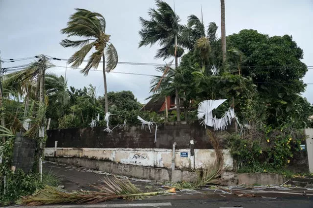 Bão Belal gây lũ lụt nặng nề ở Mauritius - Ảnh 2.