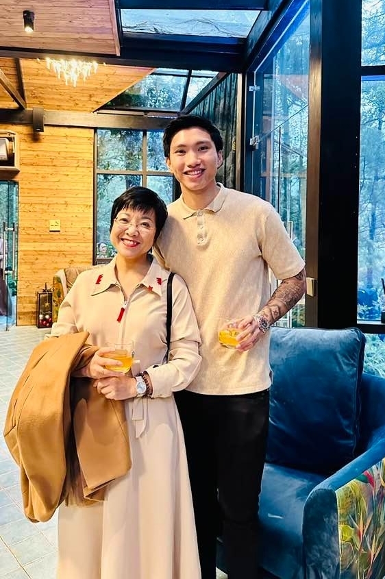 Mỹ Tâm được 1.000 fan tổ chức sinh nhật, Huyền Lizzie tiết lộ thực đơn giảm cân - Ảnh 7. Mỹ Tâm được 1.000 fan tổ chức sinh nhật, Huyền Lizzie tiết lộ thực đơn giảm cân - Ảnh 7.