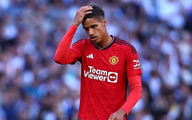 Manchester United không gia hạn hợp đồng với Raphael Varane - Ảnh 1.