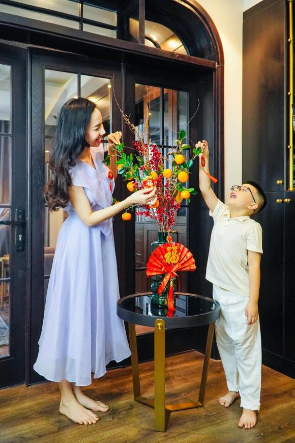 Diva Mỹ Linh đón con rể về Việt Nam ăn Tết, loạt nghệ sĩ công bố MV cho dịp Valentine - Ảnh 5.