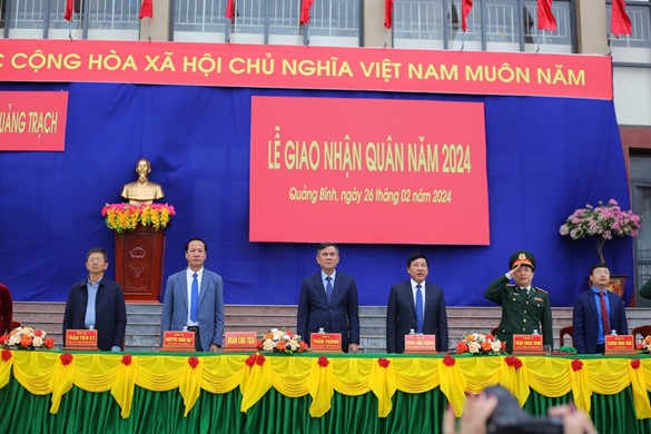 Lễ giao nhận quân: Viết tiếp khúc quân hành trên quê hương Đại tướng Võ Nguyên Giáp - Ảnh 1.