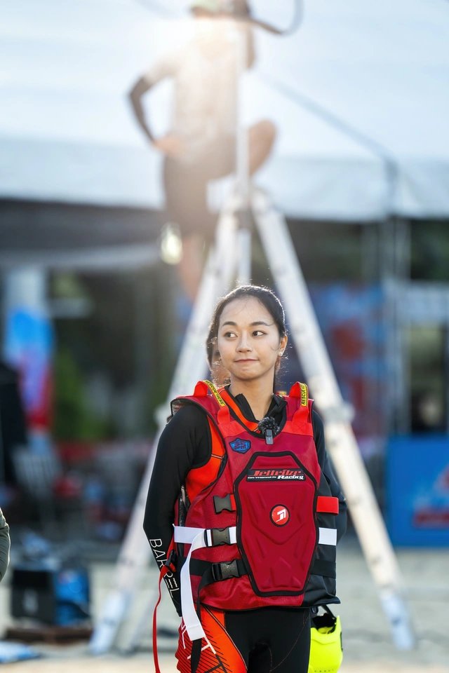 
Diem Tran Biker was rescued to stay in the competition

