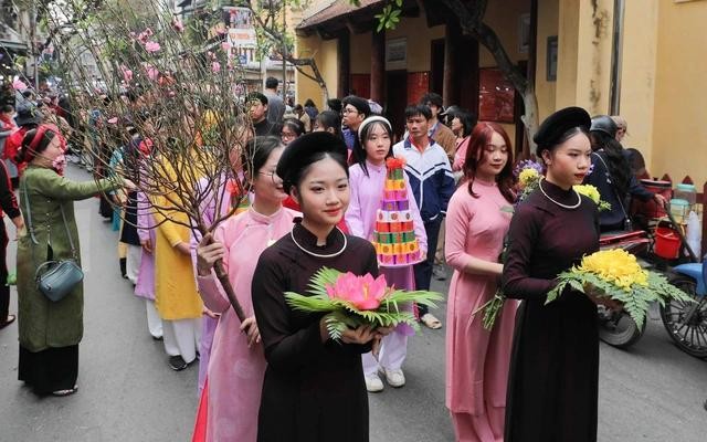 Lan tỏa nét đẹp áo dài truyền thống - Ảnh 5.