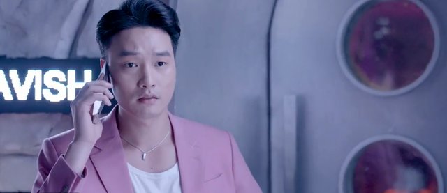 
The movie features Trọng Lân.
