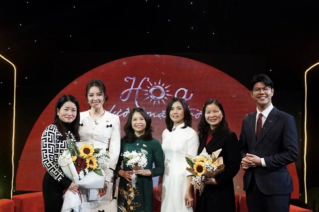 
Unexpected Challenge on the Stage of Kind Deeds.
