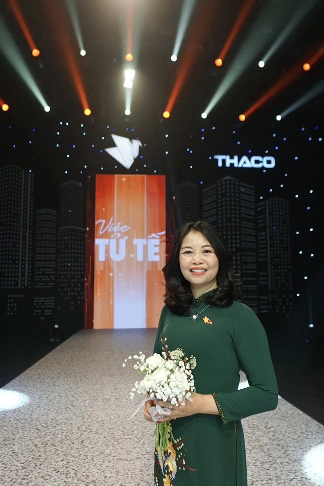 
Quỳnh Nga used to make wedding flowers to earn an income.
