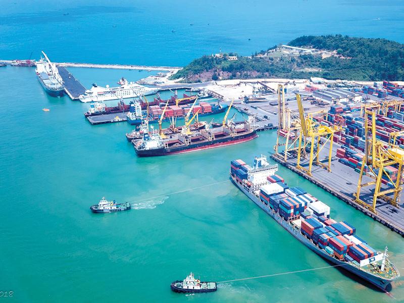 Tắc nghẽn cảng biển nghiêm trọng tại châu Âu - Ảnh 1.