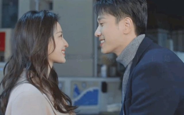 
The couples attractive looks, strong acting skills, and sweet interactions have made a significant impact on the film (Photo: Weibo)
