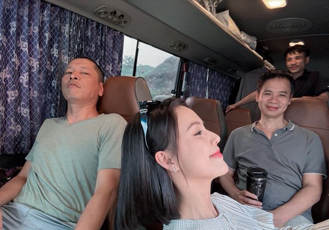 
The film crews happy moments on the road
