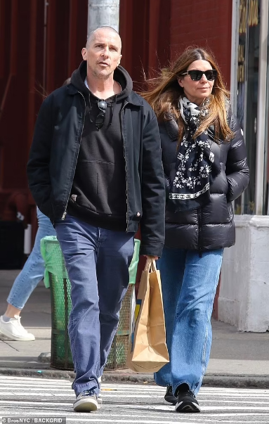 Christian Bale cạo đầu cho phim mới - Ảnh 1.