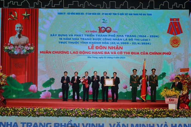 Phát triển Nha Trang theo hướng chuyển đổi xanh - Ảnh 1. Phát triển Nha Trang theo hướng chuyển đổi xanh - Ảnh 1.
