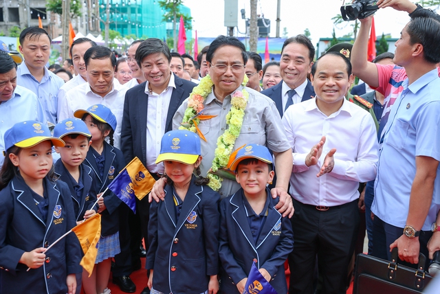 Thủ tướng thăm cửa khẩu Hữu Nghị, khảo sát một số dự án ở Lạng Sơn - Ảnh 6.