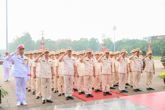 Lãnh đạo Đảng, Nhà nước vào Lăng viếng Chủ tịch Hồ Chí Minh - Ảnh 5.