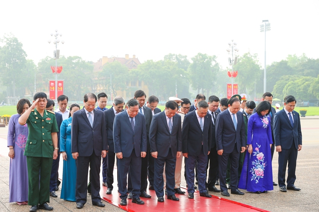 Lãnh đạo Đảng, Nhà nước vào Lăng viếng Chủ tịch Hồ Chí Minh - Ảnh 6.