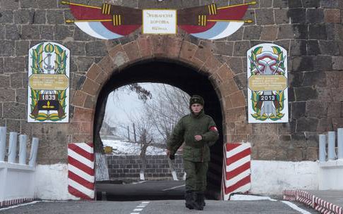 Ukraine: Nga tăng cường hiện diện quân sự ở Armenia - Ảnh 2.