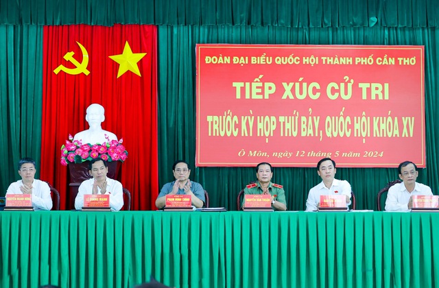 Thủ tướng Phạm Minh Chính tiếp xúc cử tri trước kỳ họp Quốc hội - Ảnh 1.