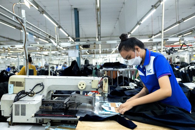 Lý do đề xuất giảm giờ làm xuống 48 giờ/tuần - Ảnh 1. Lý do đề xuất giảm giờ làm xuống 48 giờ/tuần - Ảnh 1.