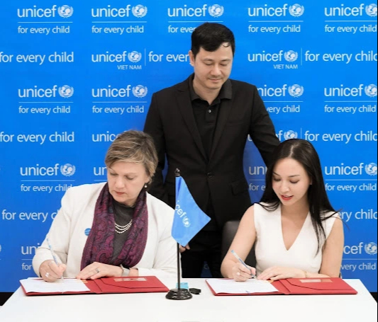 UNICEF nhận khoản quyên góp 25 tỷ đồng hỗ trợ trẻ em - Ảnh 1.