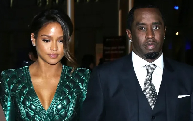 Sean &ldquo;Diddy&rdquo; Combs bị tuy&ecirc;n &aacute;n hơn 4 năm t&ugrave; giam- Ảnh 1.