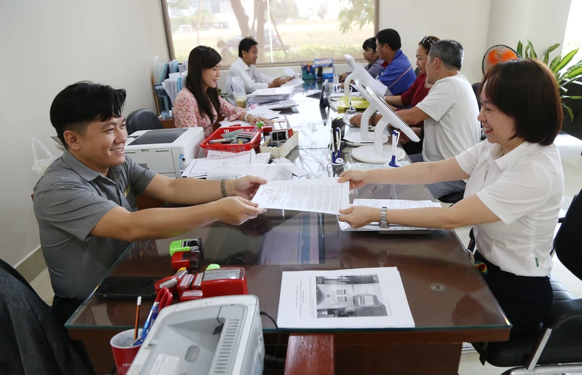 Doanh nghiệp chi hơn 120.000/năm để tuân thủ thủ tục hành chính - Ảnh 1.