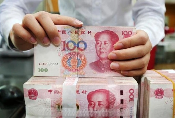 Người dân Trung Quốc rút khoảng 262 tỷ USD tiền tiết kiệm trong tháng 4 - Ảnh 1.