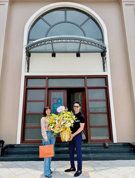 Huỳnh Anh và vợ đi thử đồ cưới, Phanh Lee tiết lộ quá trình giảm cân 20 tháng - Ảnh 4.