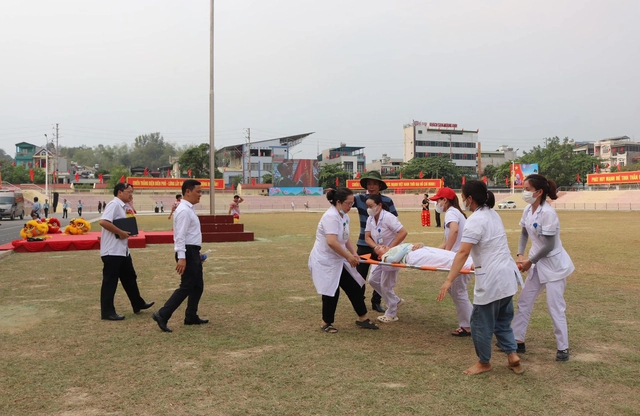 Bộ Y tế kiểm tra công tác y tế phục vụ Lễ kỷ niệm 70 năm Chiến thắng Điện Biên Phủ - Ảnh 1. Bộ Y tế kiểm tra công tác y tế phục vụ Lễ kỷ niệm 70 năm Chiến thắng Điện Biên Phủ - Ảnh 1.
