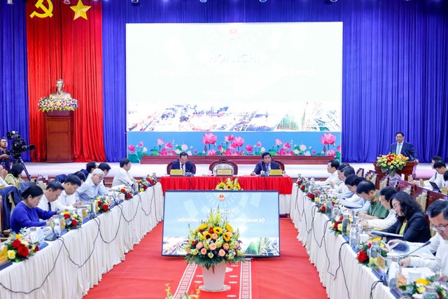 Thủ tướng: Tập trung triển khai quy hoạch để vùng Đông Nam Bộ phát triển tăng tốc, đột phá - Ảnh 1.