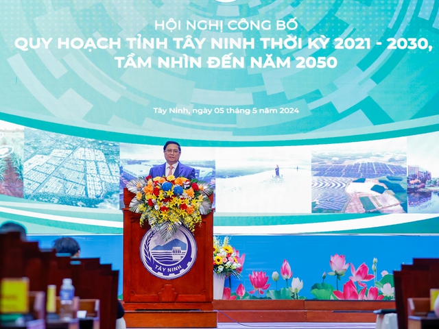 Thủ tướng Phạm Minh Chính: Phát triển Tây Ninh theo hướng bền vững, kết nối, bản sắc, hữu nghị - Ảnh 2.