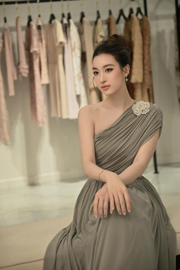 Diva Thanh Lam đón tuổi 55, Lan Phương xúc động dự lễ tốt nghiệp của con gái - Ảnh 8.