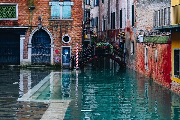 Nghiên cứu mới dự báo Venice sẽ chìm dưới nước vào năm 2150 - Ảnh 1.