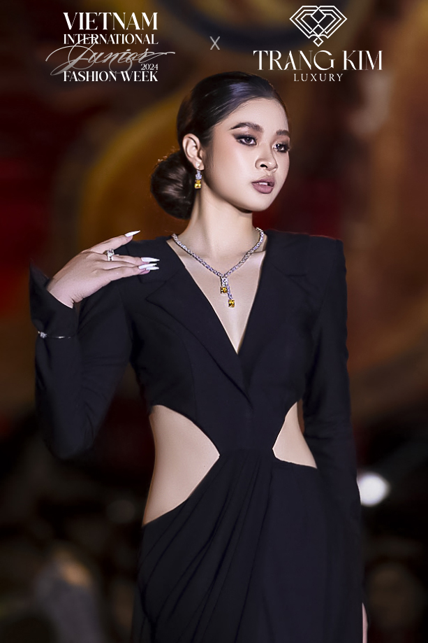 Xu hướng trang sức kim cương mới nhất được giới thiệu tại Vietnam International Junior Fashion Week 2024 - Ảnh 3.